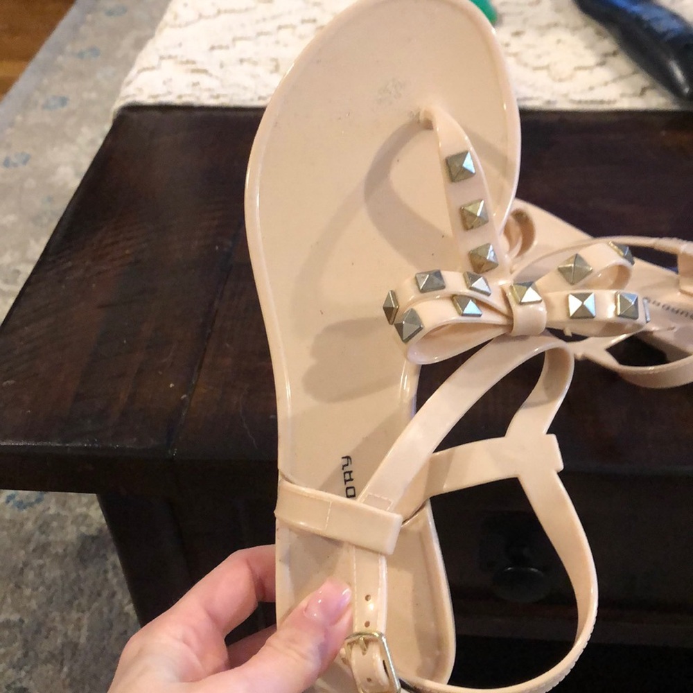 Chinese laundry sandals